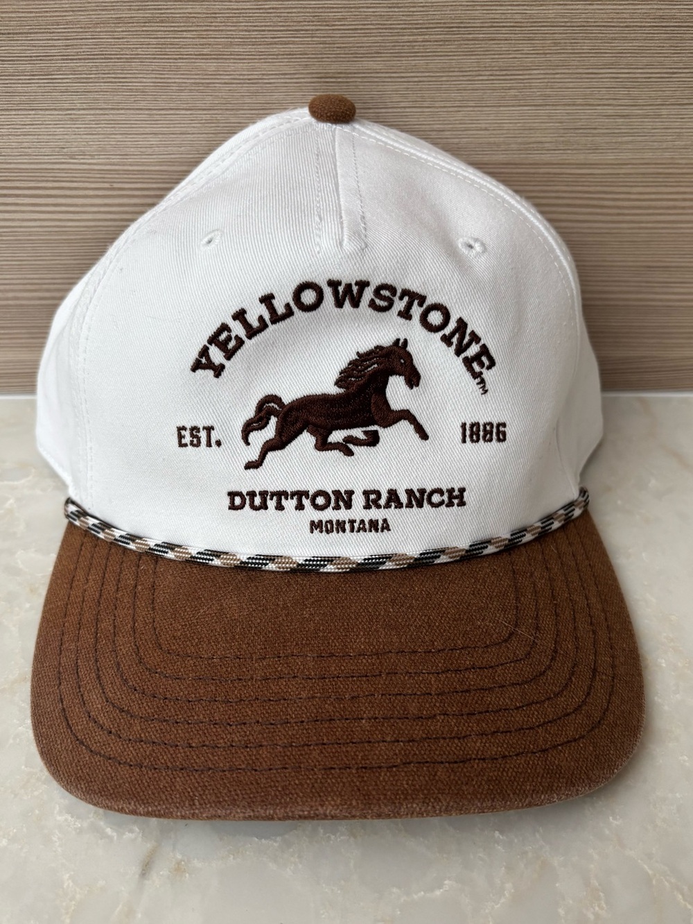 NWOT Yellowstone Dutton Ranch Western Horse Patch Hat - white & Brown